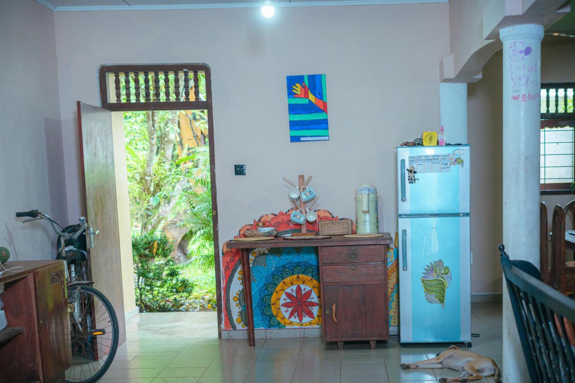 Hostel Singha Lounge Unawatuna Exteriör bild
