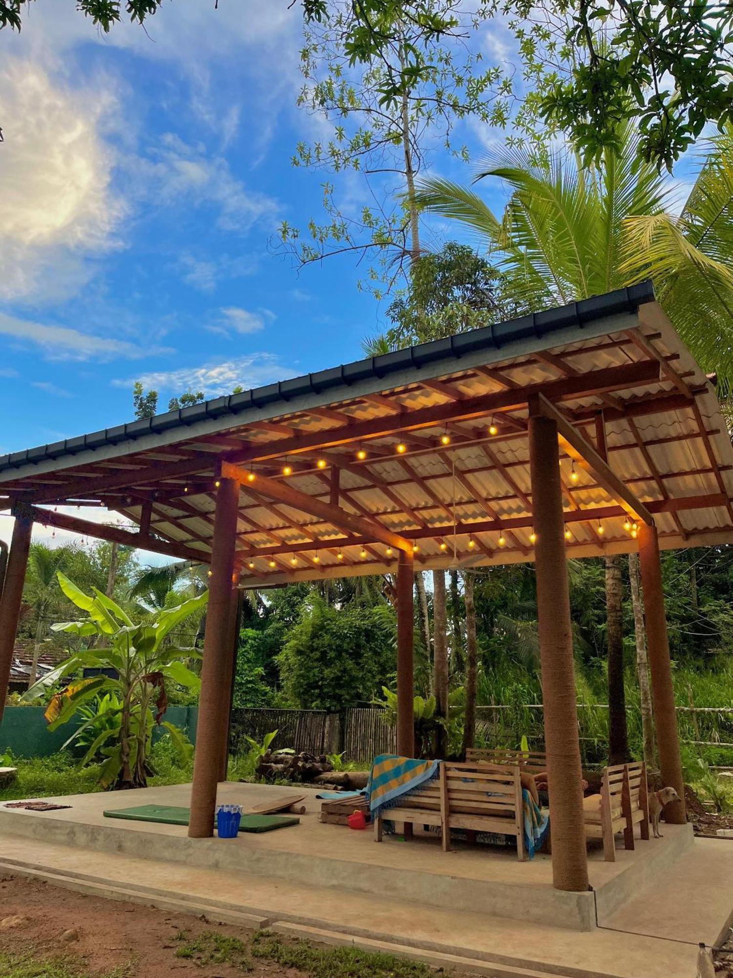 Hostel Singha Lounge Unawatuna Exteriör bild